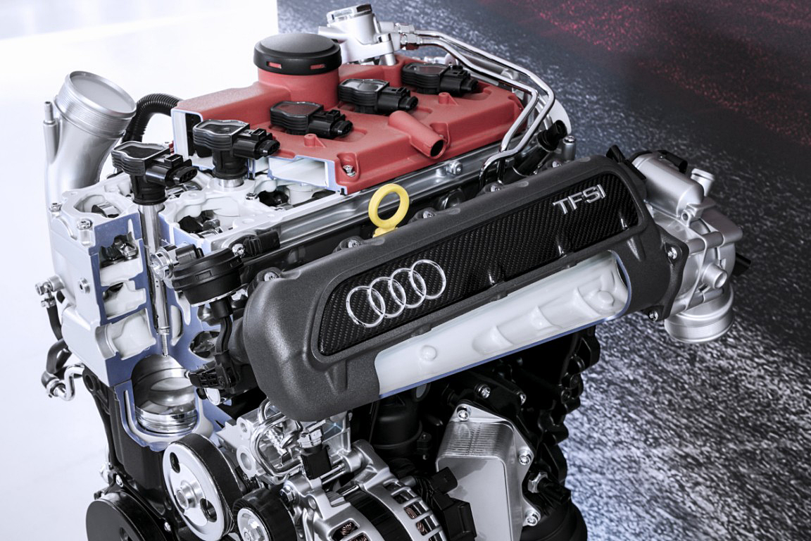 126_Audi_TT_RS_2016%20motor.JPG