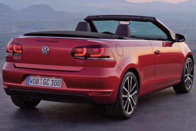 2011_Volkswagen_Golf_Cabrio_401