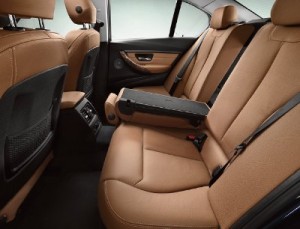 2011_BMW_Serie_3_403