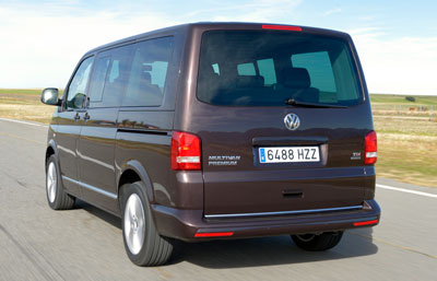 Volkswagen_Multivan_2015_02