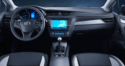 toyota-avensis_2015_02