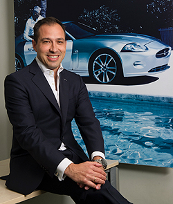 Oscar Oñate_Director General de Marketing JLR (300)
