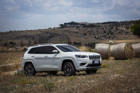 foto: jeep-cherokee-my19-restyling_05.jpg