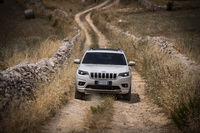 foto: jeep-cherokee-my19-restyling_10.jpg