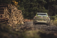 foto: aston-martin-dbx-prototype_11.jpg