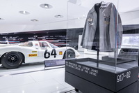 foto: 22c_porsche_917_Martini_chaqueta equipo oficial.jpg