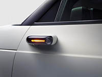 foto: 02 Honda e - retrovisor exterior por camara.jpg