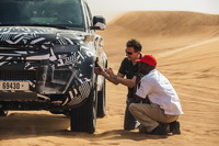 foto: Land Rover Defender 2020 cruz roja test_24.jpg