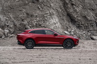 foto: Aston Martin DBX_03.jpg