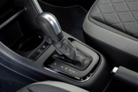 foto: Volkswagen e-up! 2020 palanca cambio selector.jpg