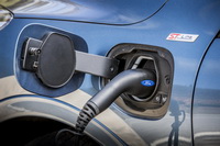 foto: Ford Kuga PHEV ST-LineX_04.jpg