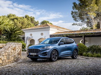 foto: Ford Kuga PHEV ST-Line_01.jpg