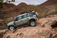 foto: Land Rover Defender con neumaticos Goodyear_03.jpg