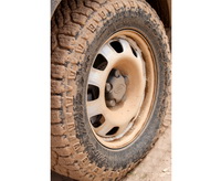 foto: Land Rover Defender con neumaticos Goodyear_16.jpg