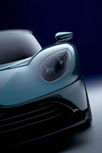 foto: Aston Martin Valhalla_07.jpg