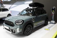 foto: Salon Automovil Barcelona 2021 Mini Countryman PHEV con baul carga.jpg