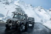 foto: Land Rover Defender, Spectre.jpeg