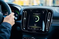 foto: Volvo Cars prueba la nueva tecnología de recarga inalámbrica_03.jpg