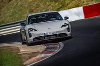 foto: El Porsche Taycan bate un Nuevo record en Nurburgring_02.jpg