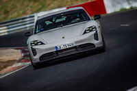 foto: El Porsche Taycan bate un Nuevo record en Nurburgring_03.jpg