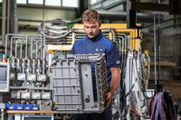 foto: BMW iX5 Hyrodrogen sus celdas de combustible ya se fabrican en Munich_10.jpg