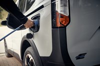 foto: Ford E-Tourneo Courier 2023_24.jpg