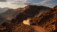foto: Land Rover Defender OCTA_01.jpg