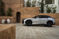 foto: Lexus RZ_19.jpg