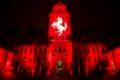 foto: Beverly Hills City Hall iluminado Ferrari [1280x768].jpg