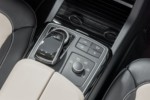 foto: Mercedes GLE Coupe 2015 salpicadero cuero blanco selector 4x4 [1280x768].jpg