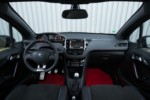foto: Peugeot 208 GTI 30-interior salpicadero [1280x768].jpg