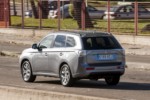 foto: Mitsubishi Outlander PHEV 2014 trasera dinamica [1280x768].JPG