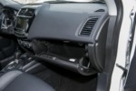 foto: Mitsubishi-asx-220 DID MY15 interior guantera [1280x768].jpg