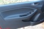 foto: 23 Hyundai i20 Coupe 1.4 CRDi 90 CV interior puerta.JPG