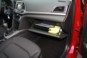 foto: 35 Hyundai Elantra 2016 interior guantera.JPG