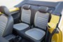 foto: 34 vw-beetle-dune-cabrio 2016 dorado interior asientos traseros.jpg