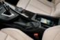foto: 25 BMW Serie 3 GT 2016 Luxury interior consola.jpg