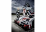 foto: 04 Audi-R18-e-tron-quattro-y-Eurofighter-Typhoon.jpg