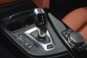 foto: 32b BMW Serie 3 330e interior salpicadero consola cambio eDrive.JPG