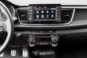 foto: 30 Kia-Rio_2017 interior salpicadero pantalla.jpg