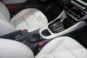 foto: 26b Hyundai Ioniq hibrido interior consola central.JPG