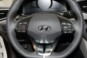 foto: 27 Hyundai Ioniq hibrido interior volante.JPG