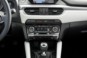 foto: 67 Mazda6 sedan interior salpicadero consola 2017.jpg