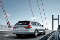 foto: 12_Volvo_V90_Location_3_4_Rear.jpg