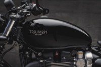 foto: 04 Triumph_Bonneville _Bobber_Black_2018.jpg