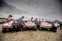 foto: 03d Campeones Carlos Sainz Lucas Cruz Peugeot 3008 DKR Maxi - Dakar 2018.jpg