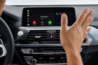 foto: 51 BMW X3 M40i 2018 interior control gestual.jpg