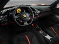 foto: Ferrari_488_Pista_Interior_salpicadero_2018.jpg