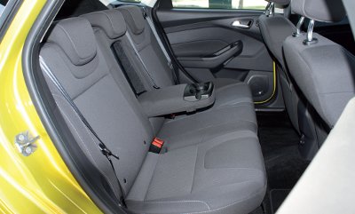 2011_Ford_Focus_402