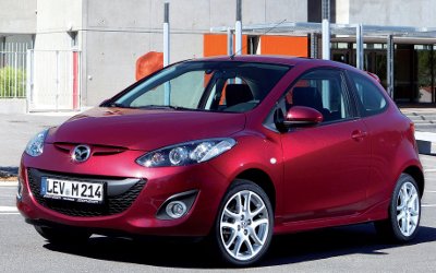 2011_Mazda2_400